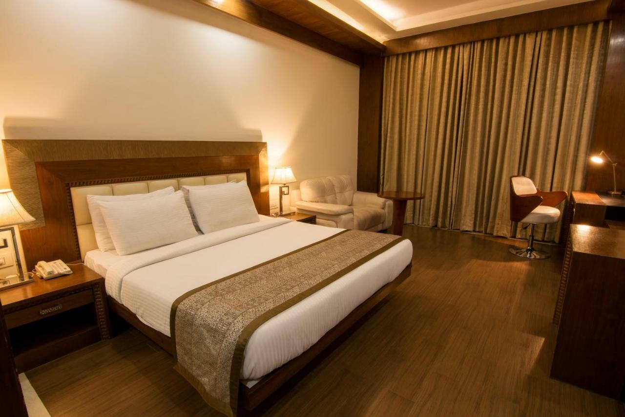 Grand Imperial Resort ムスーリー エクステリア 写真